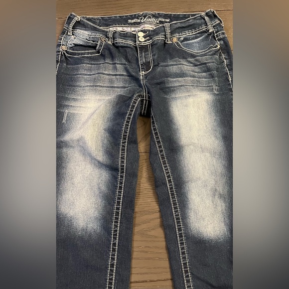 Women’s Vanity Premium Collection Mid-Rise Jeans Dark Washed Cropped Size 14 - Picture 4 of 15